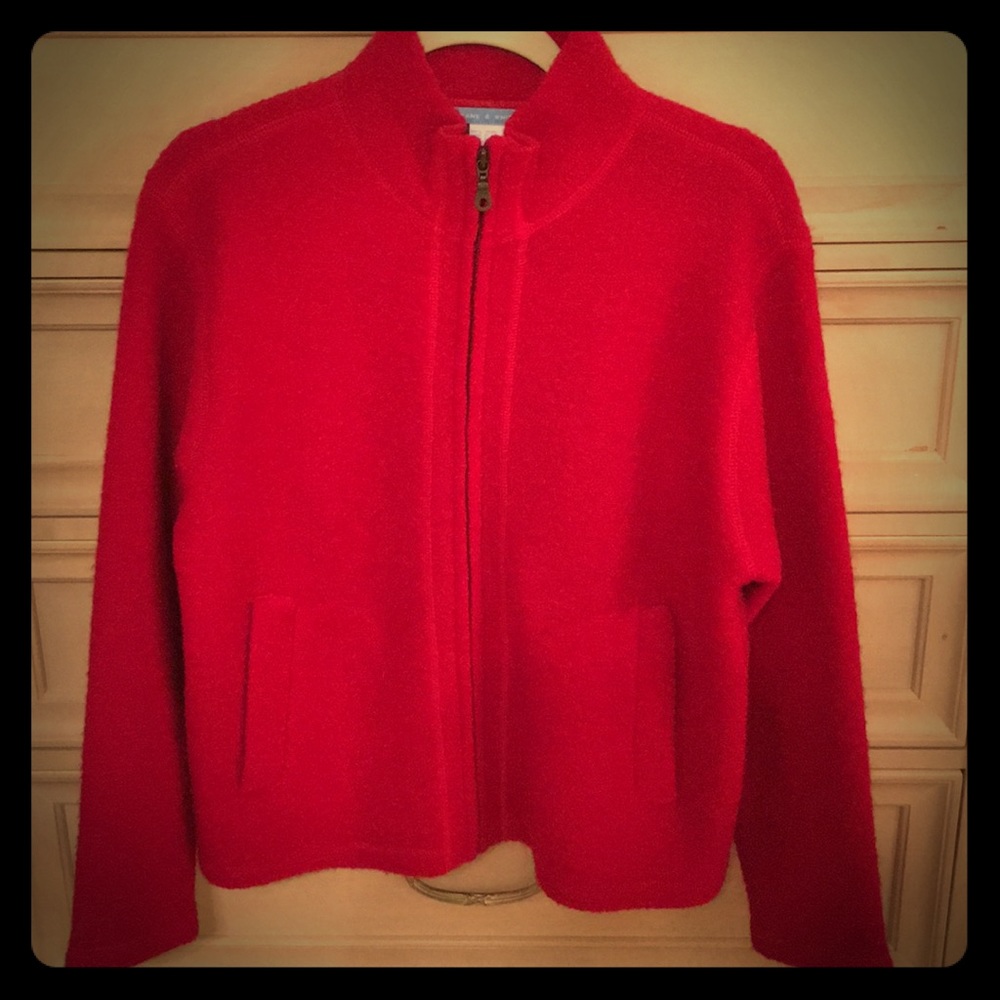 Women’s zippered sweater